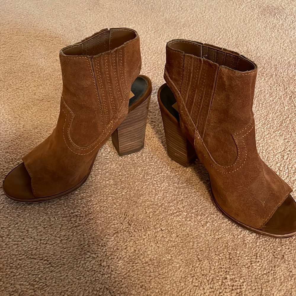 Western inspired heel
